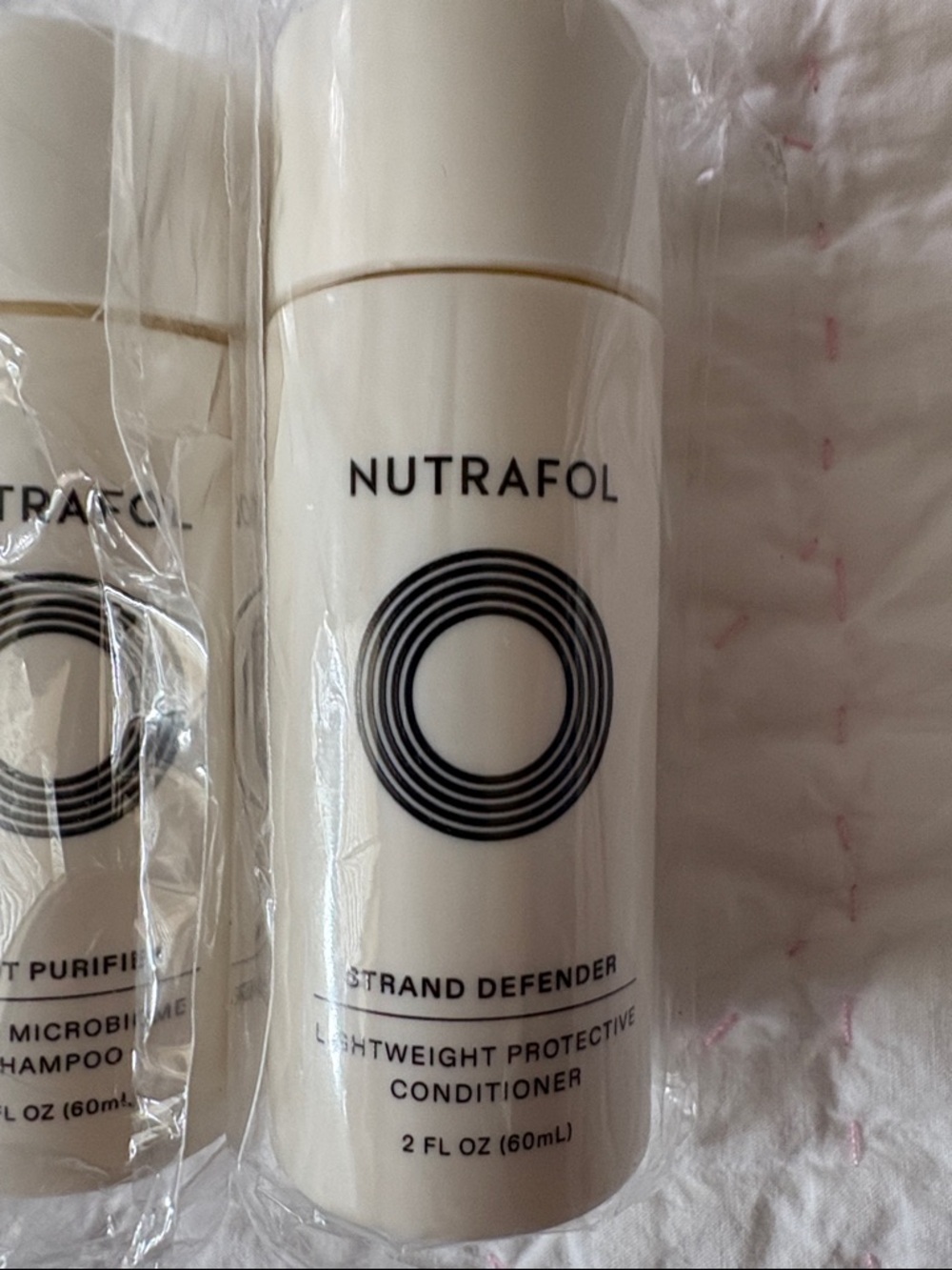Nutrafol Lightweight Protecting Conditioner & Scalp Purifying Shampoo - Cream - Picture 2 of 5